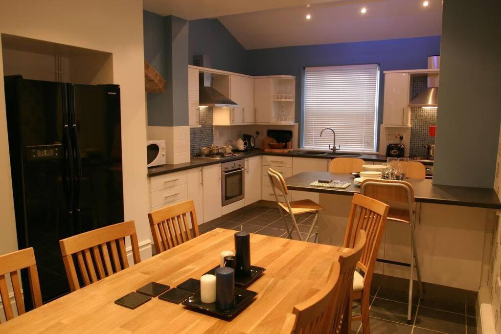 Comfy Big 7 Bedroom Townhouse Harrogate Exterior foto